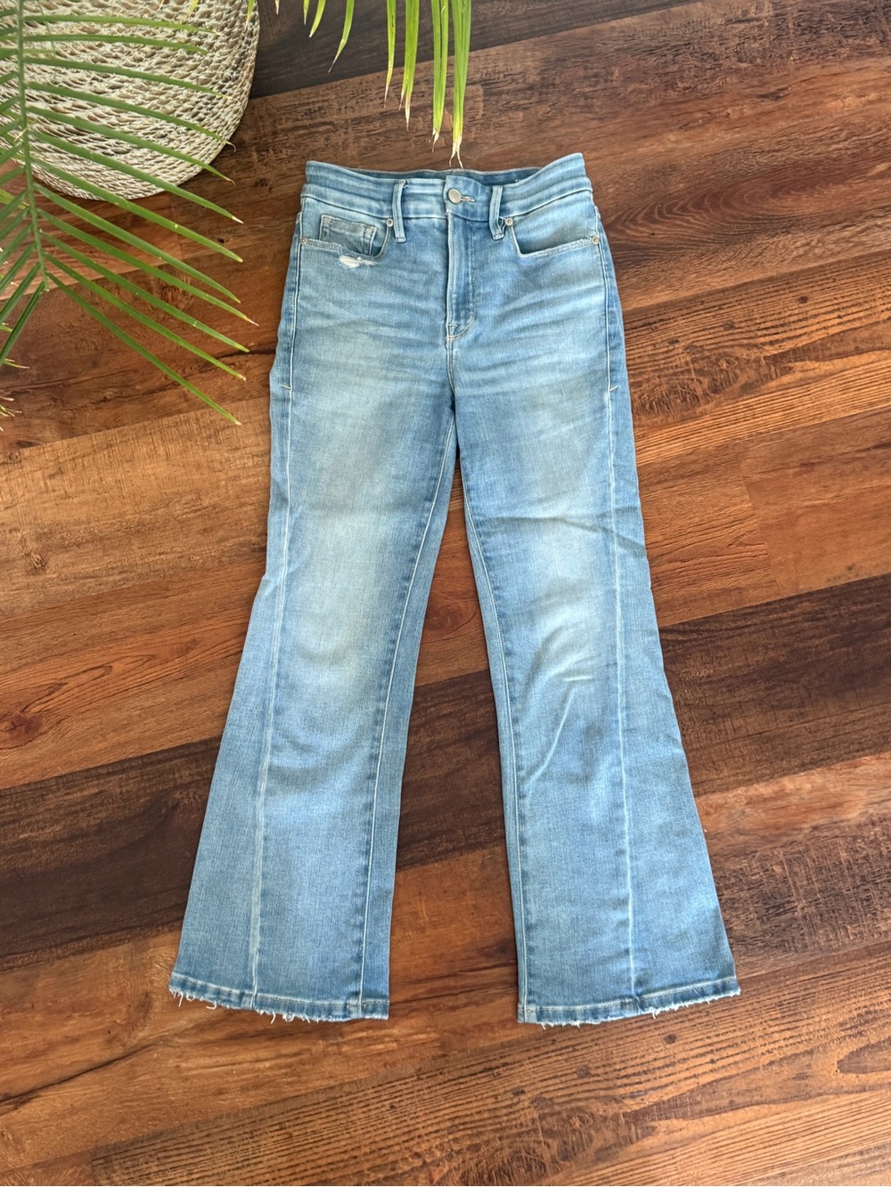 Good American-Good Legs-Crop mini boot- Light Blue Mid-Rise Flare Jeans